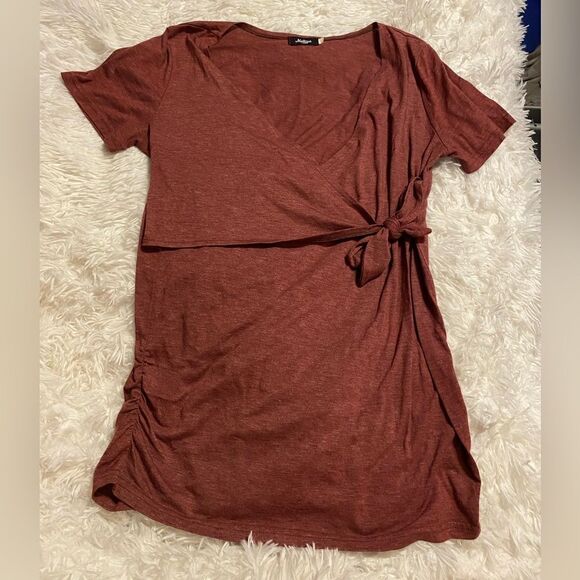 Molliya Heathered Maroon Maternity Shirt - Picture 1 of 4